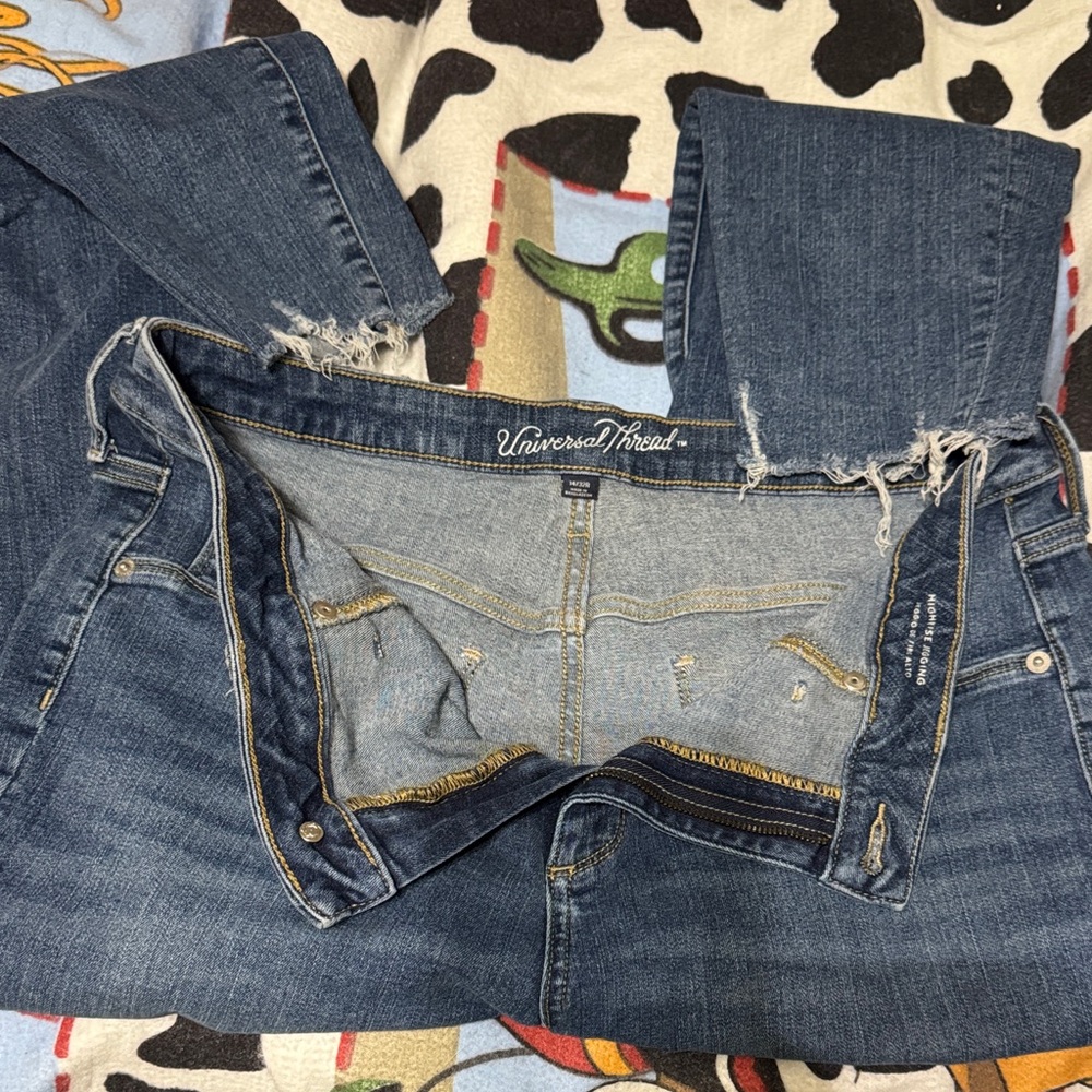 Universal Thread Ripped Denim Jeans